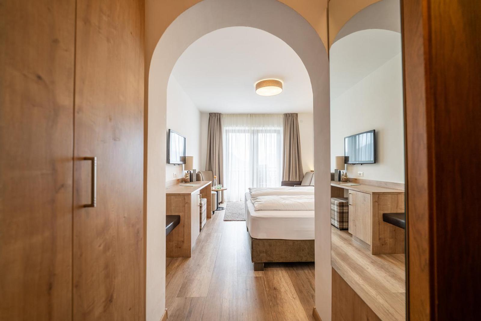 Hotel Brunnhofer Tirolo Extérieur photo